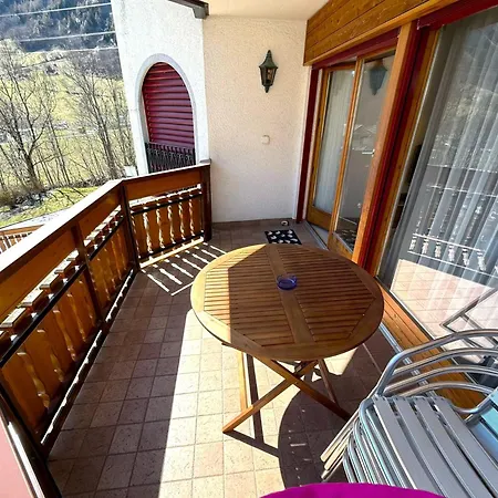 Chateau 13 Apartment *